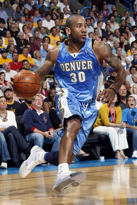 登上世界足 登上世界足