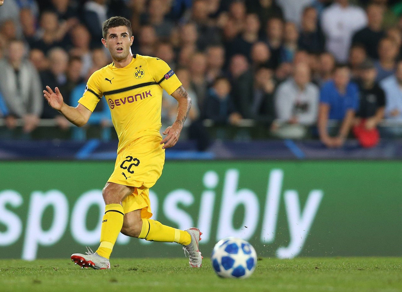 育赛事中 育赛事中