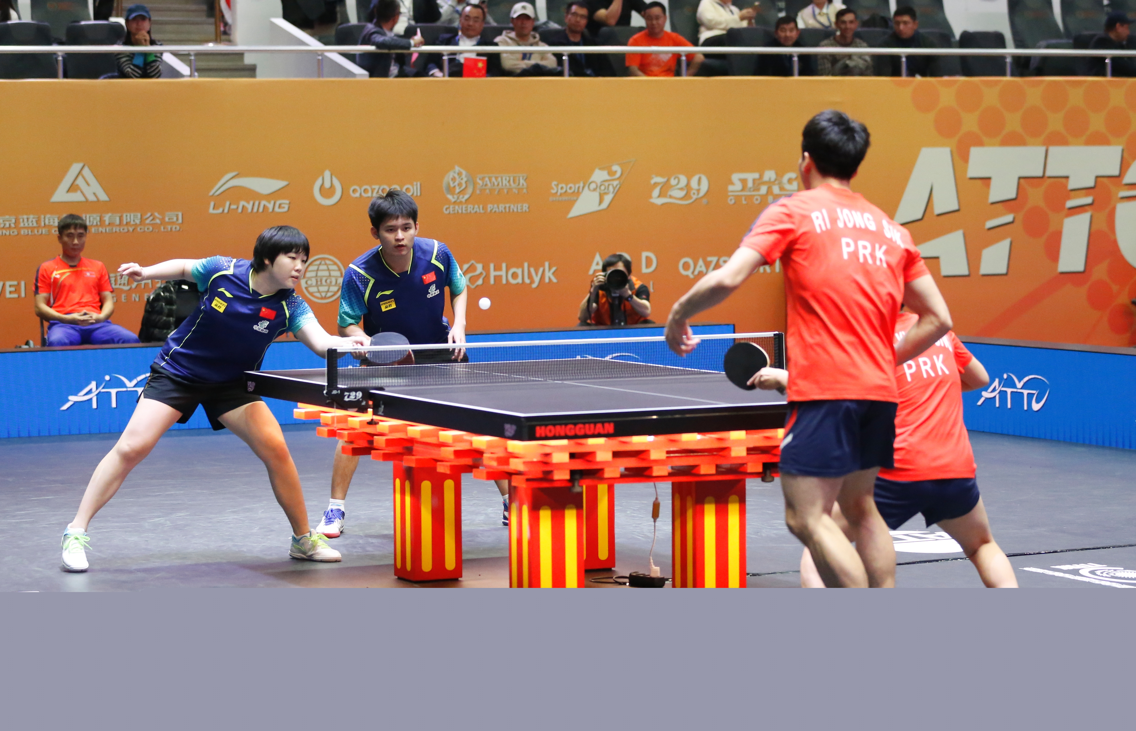 在足球比赛 在足球比赛